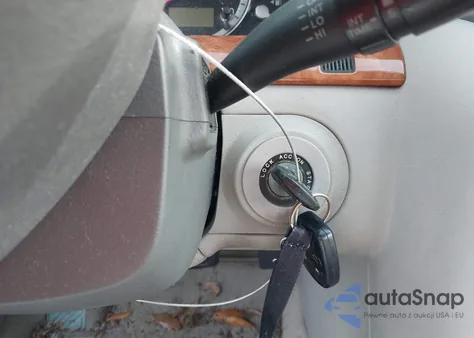 2004 Kia Amanti z USA, uszkodzony, nr VIN KNALD124445029367